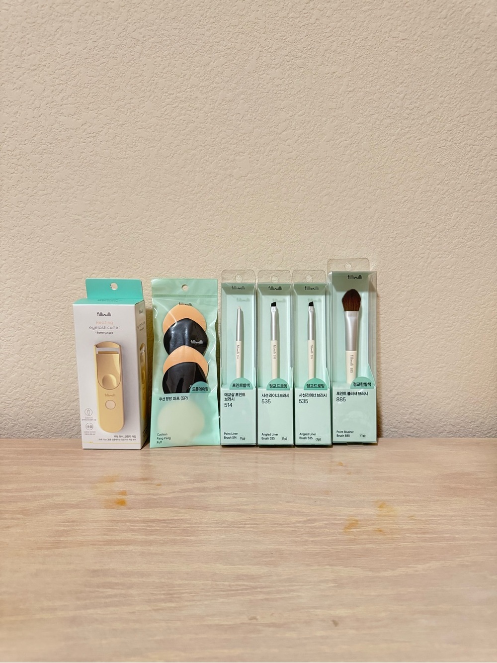 FilliMilli Heated Eyelash Curler, Cushion Puff & Makeup Brushes Bundle (NIB)